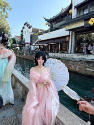 -一揽芳华汉服旗袍体验馆(拙政园店)