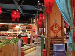 -老滇山寨•云南特色菜•地方菜•民族风情歌舞表演(金碧店)