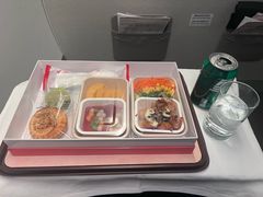 -东方航空(虹桥路店)