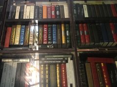 -钟书阁(松江泰晤士小镇店)