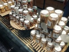 面包甜点陈列柜-爱达乐面包生日蛋糕(华油路店)