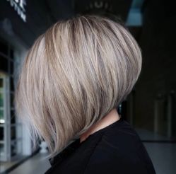 -变画·发型STUDIO