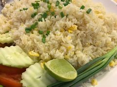 -J Daeng Seafood