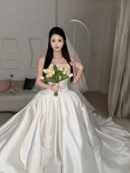 点击看大图 -曼青婚纱礼服馆