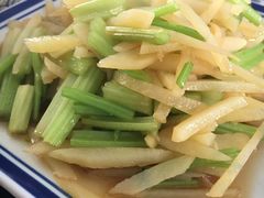 -八两八金·莱芜特色炒鸡(市南漳浦路店)