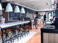 大堂-麦当劳(龙阳路店)