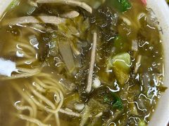 酸菜肉丝面-乐天拉面(桃花街店)