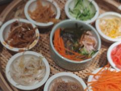 -包整·丝娃娃(一览甲秀楼风景店)