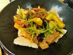 一个锅巴和时蔬-薇酌饮·陕西菜(南门外店)