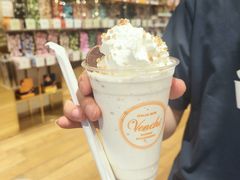 -VENCHI 闻绮(上海佛罗伦萨小镇店)