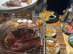 -明洞阿姨·韩式酱蟹烤肉·创意料理(三元桥店)