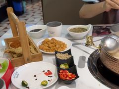 -洪氏嗨捞·广东猪肚鸡·椰子鸡火锅(西咸万象城店)