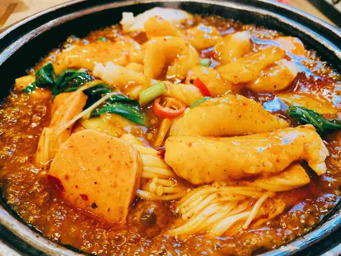 梅江永旺梦乐城很好找的位置价格很便宜一个锅才20块钱3块钱一份米饭