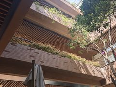 -瑞虹新天地月亮湾