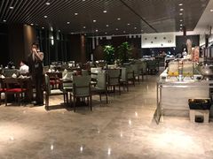 大堂-筠咖啡西餐厅(上海国展宝龙丽筠酒店)