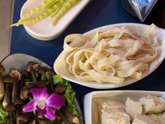 -鲜念蒸汽石锅鱼(红山6979店)