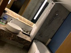 -上海虹桥西郊假日酒店