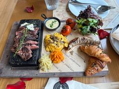 -Mark&Mars Restaurant