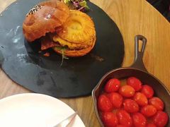 -HIGH FIVE哈福手工汉堡(桂林路店)