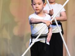 -艺桐年艺术培训中心