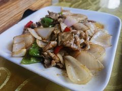 洋葱炒牛肉-玛拉亚藏餐厅