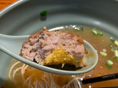咸蛋黄狮子头-老外婆本帮面(塔城路店)