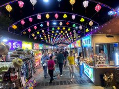 -亚龙湾亚泰商业街