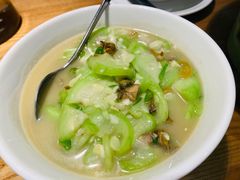 鲜丝瓜焖河蚌-费大厨辣椒炒肉(万家丽一店)