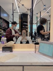 -HAIR CORNER