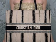 -DIOR迪奥(德基广场女装店)