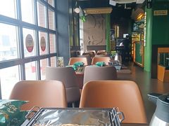 -曼听小寨海鲜烧烤·大连辣炒大王(盖州街店)