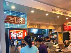 -The Habit Burger Grill 哈比特汉堡(世博店)
