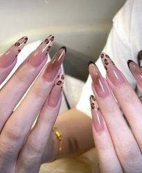 -Lucky girl建构养甲·中式翘睫专业店