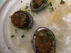 蒜蓉粉丝蒸鲍鱼-富淳饭店(陆家嘴保利广场店)