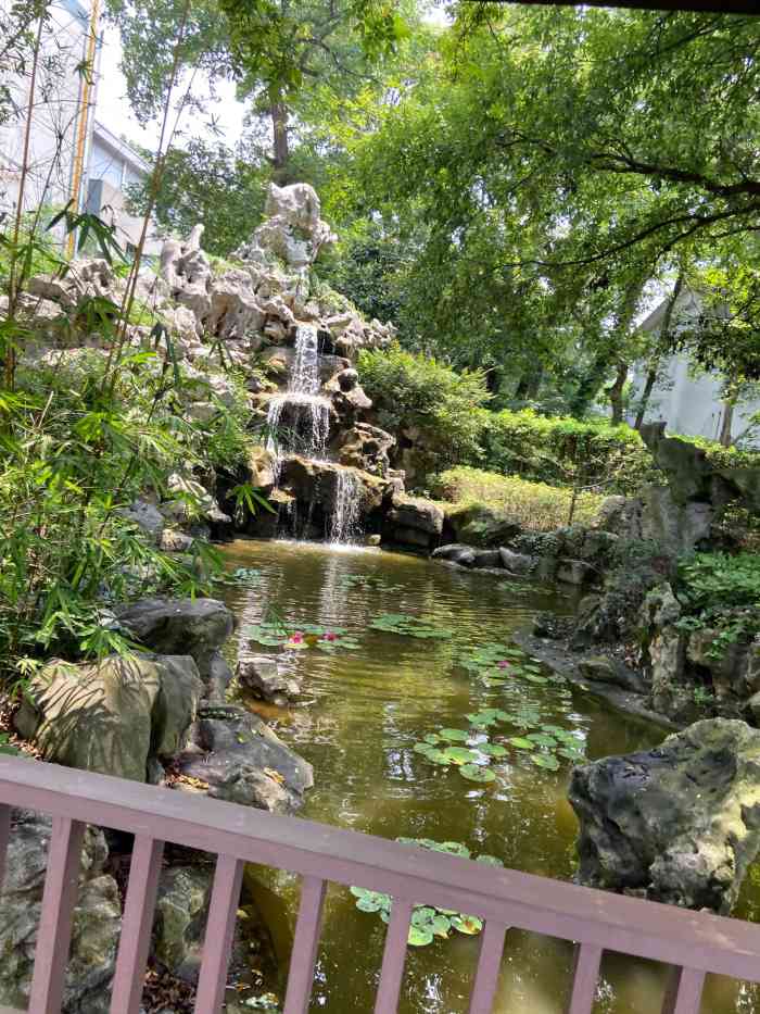 南京国际会议大酒店-"[薄荷]环境:酒店环境不错 在中山陵风景.