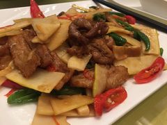 南昆山鲜笋小炒肉-富力希尔顿度假酒店-御玺中餐厅
