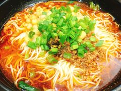 豌豆杂面-万记麻辣烫国展总店