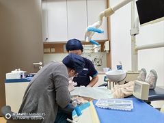 -瑞尔齿科(上海长风大悦城店)