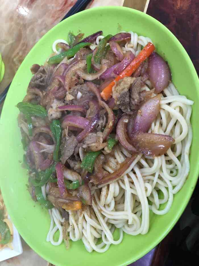 伊兰牛肉面(南八灶街店)-"算和牛肉面杠上了,尝了一家家附近的店,亲.