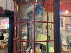 -西西弗书店&矢量咖啡(壹方购物中心店)