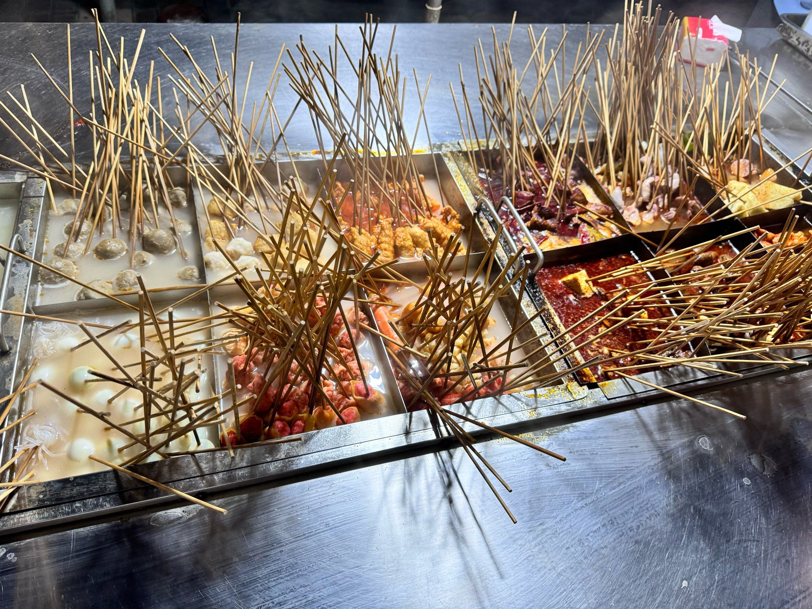 n#吃货的世界唯有美食不可辜负 \n#撸串儿约起来 \n#在路边摊感受