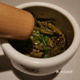 红红火火的装修再加上香气扑鼻的烤鱼