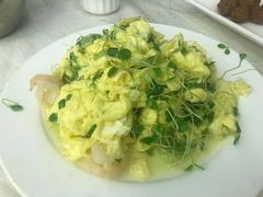 香椿苗虾仁炒滑蛋-同和居(什刹海店)