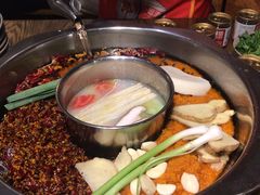 鸳鸯锅-周幺妹重庆老火锅(银泰城总店)