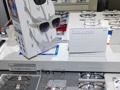 -视野联行眼镜•蔡司•依视路(温江店)