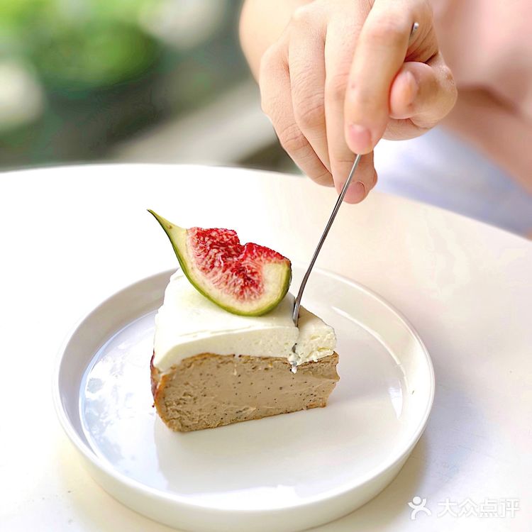 上海｜好看又好吃的蛋糕新店，每一口都是快乐甜蜜