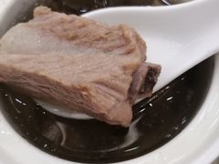 五指毛桃炖排骨-轩记海鲜餐厅·四十五年老字号·经典粤菜(西区彩虹店)