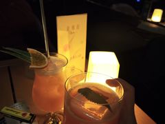 -FOUR PLAY BAR
