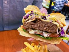 超厚芝士牛肉汉堡-魏斯理汉堡(西安沣东吾悦店)