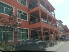 -百里峡七彩艺术小镇